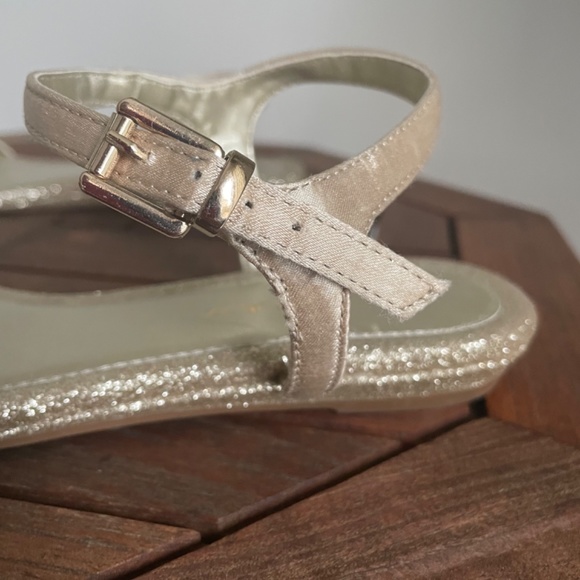 Gold and Pearl Sandals size 37 - Byblos European brand - Picture 3 of 5